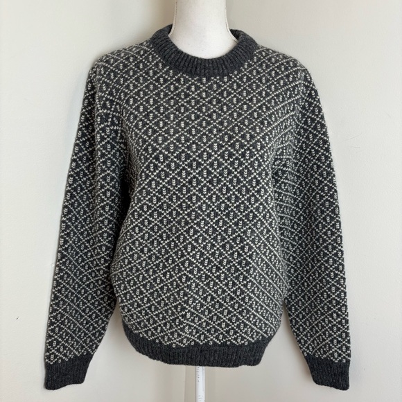 L.L Bean's Classic Laine Wool Birdseye Crew Sweater - Men's Size Small - Picture 8 of 8